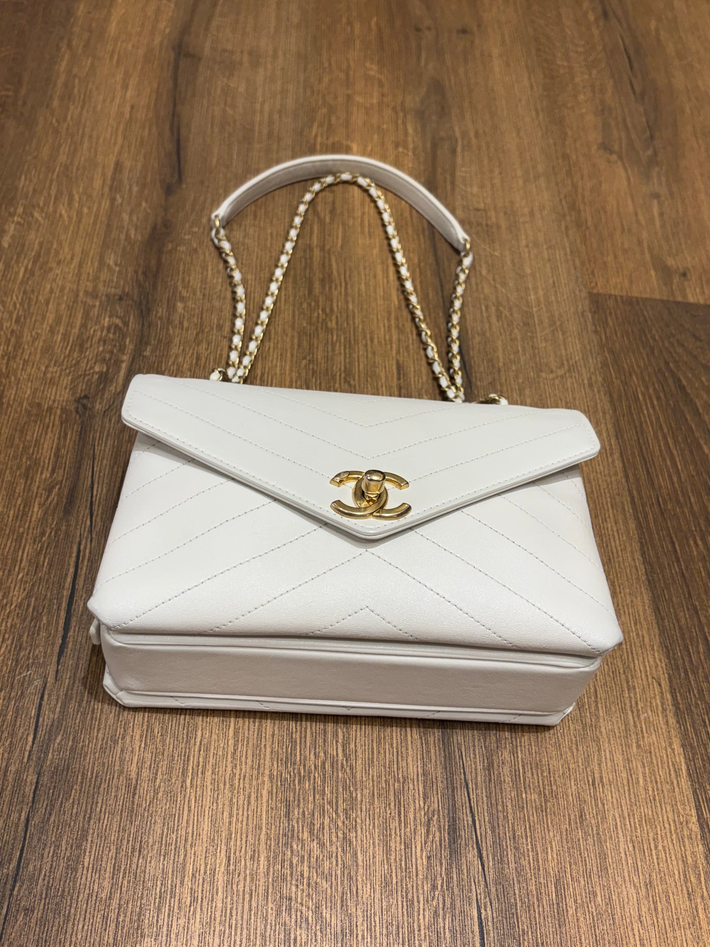 Chanel Triple Compartment in pelle bianca