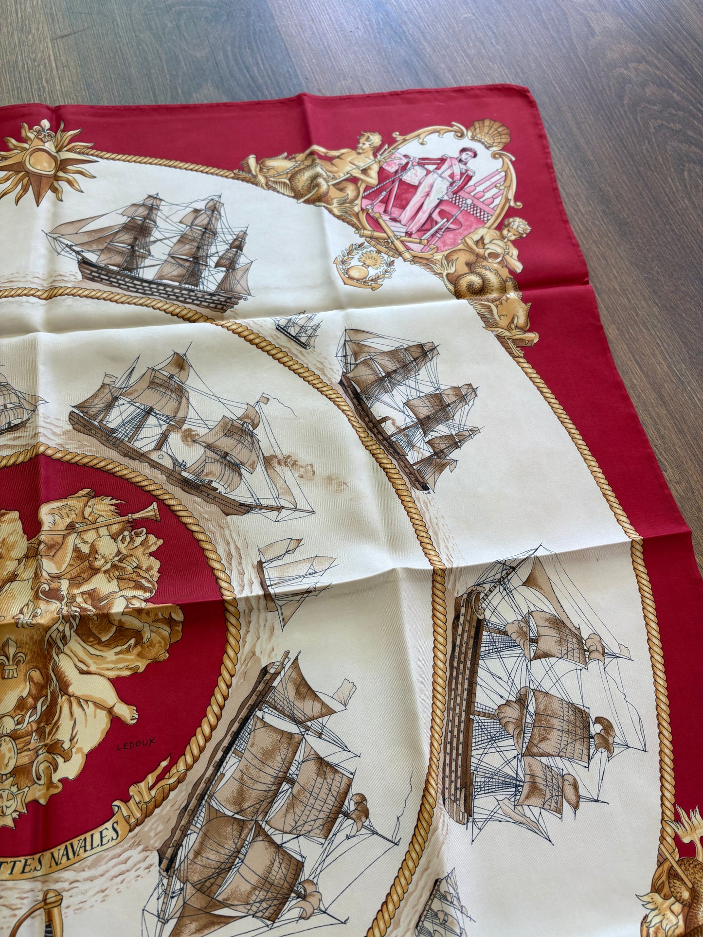 Foulard Hermès Carré 90 "Silhouettes Navales" in Seta Rosso Fuoco