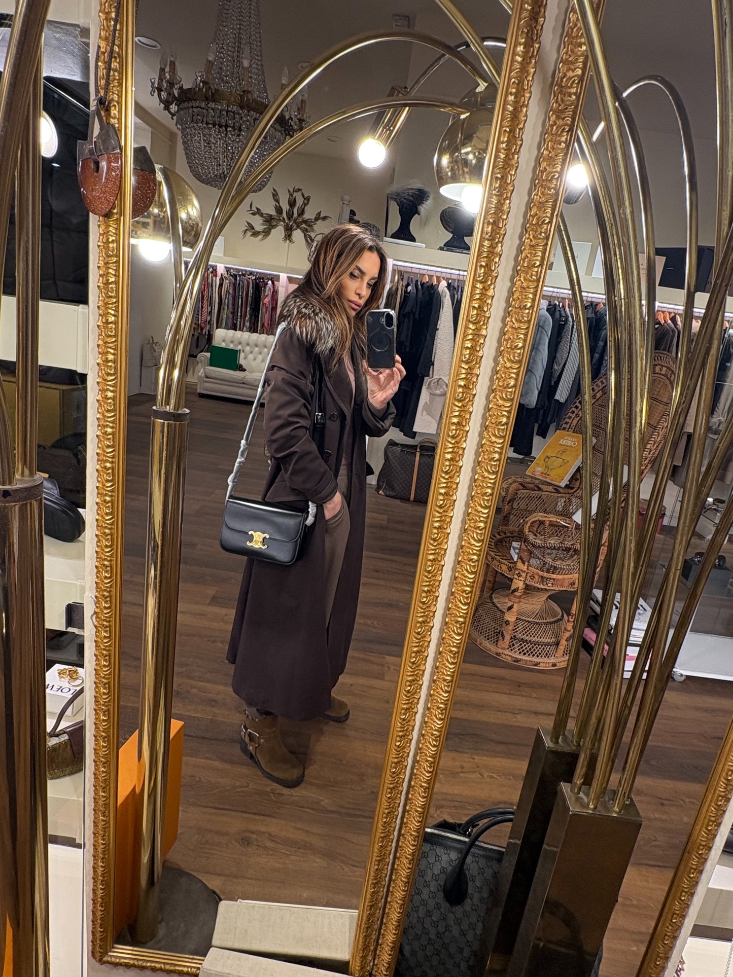 CELINE 
BORSA TRIOMPHE CLASSIQUE IN PELLE DI VITELLO LUCIDA