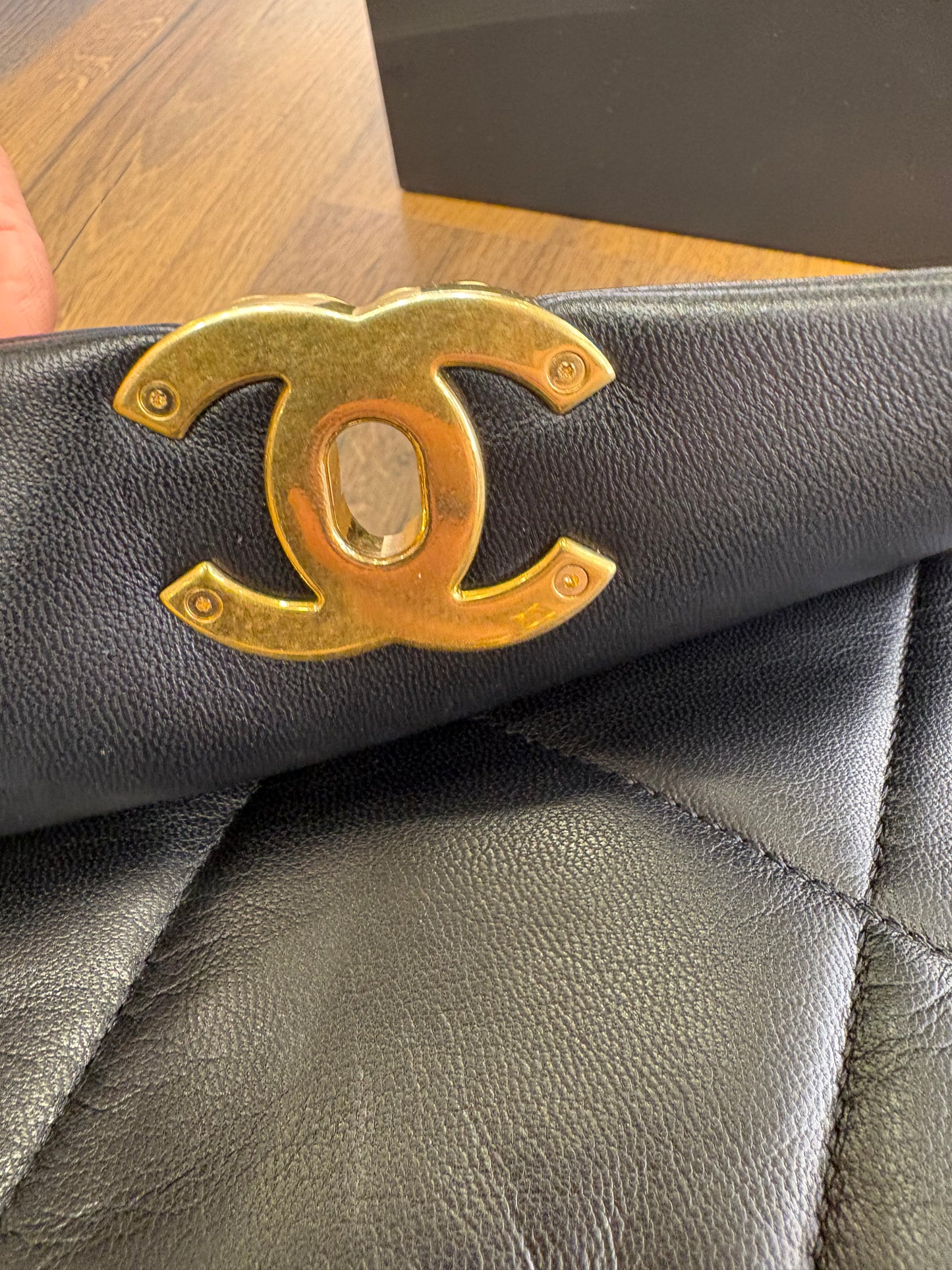 Borsa Chanel 19 Large Pelle d'Agnello Nera con Hardware Silver Gold