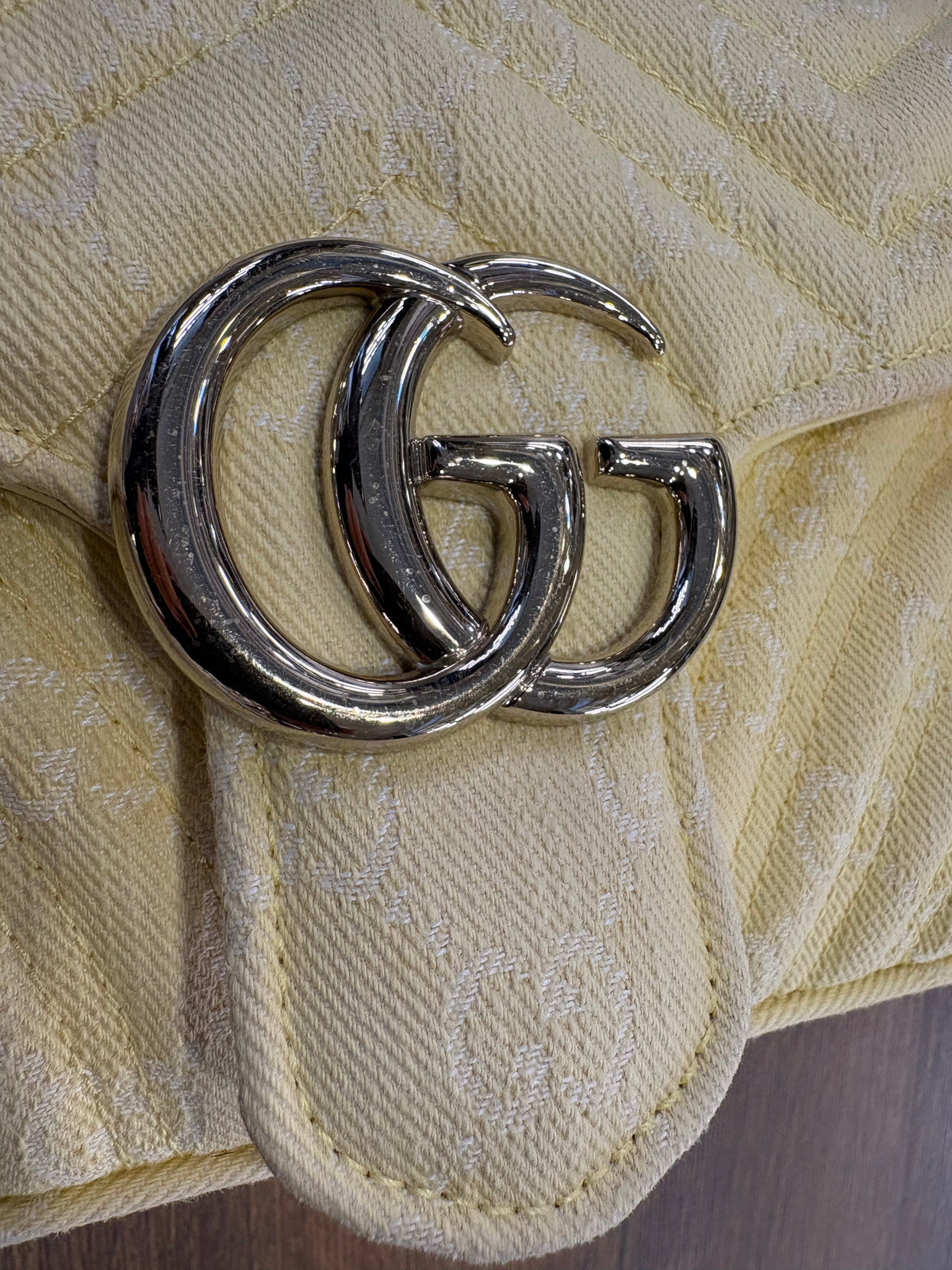 Gucci Marmont in tela GG e pelle con catena
