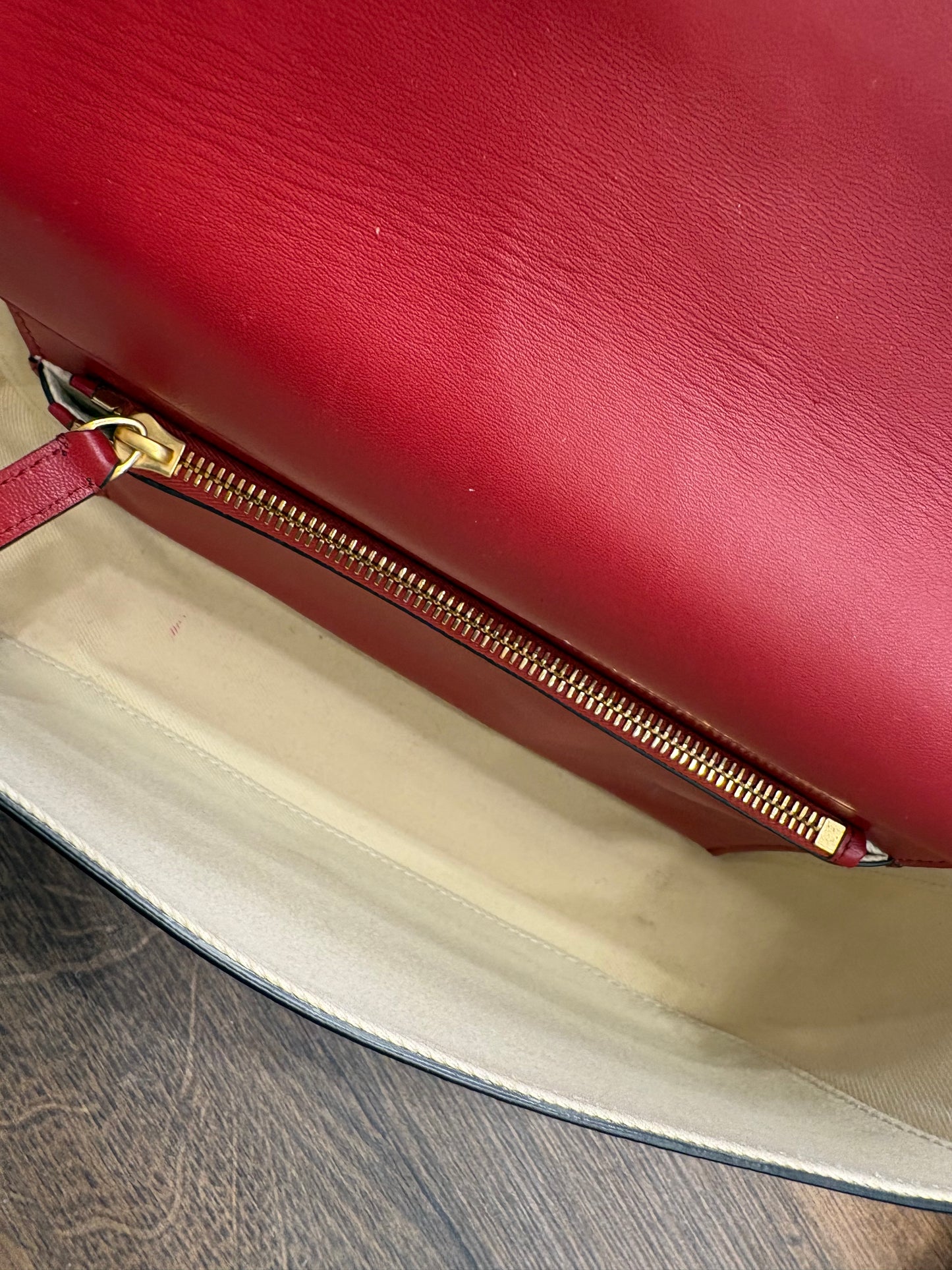 Valentino VLogo Walk borsa a spalla in vitello rosso