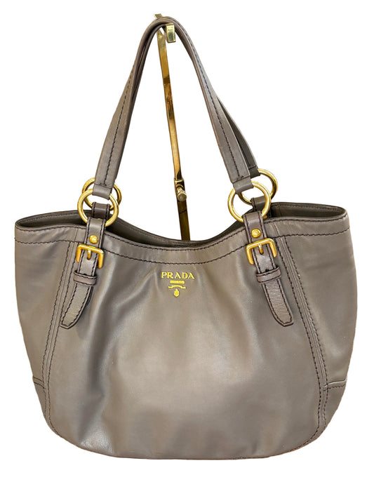 Prada   Borsa a Spalla Manici in Pelle Vitello Phenix Grigio Argilla