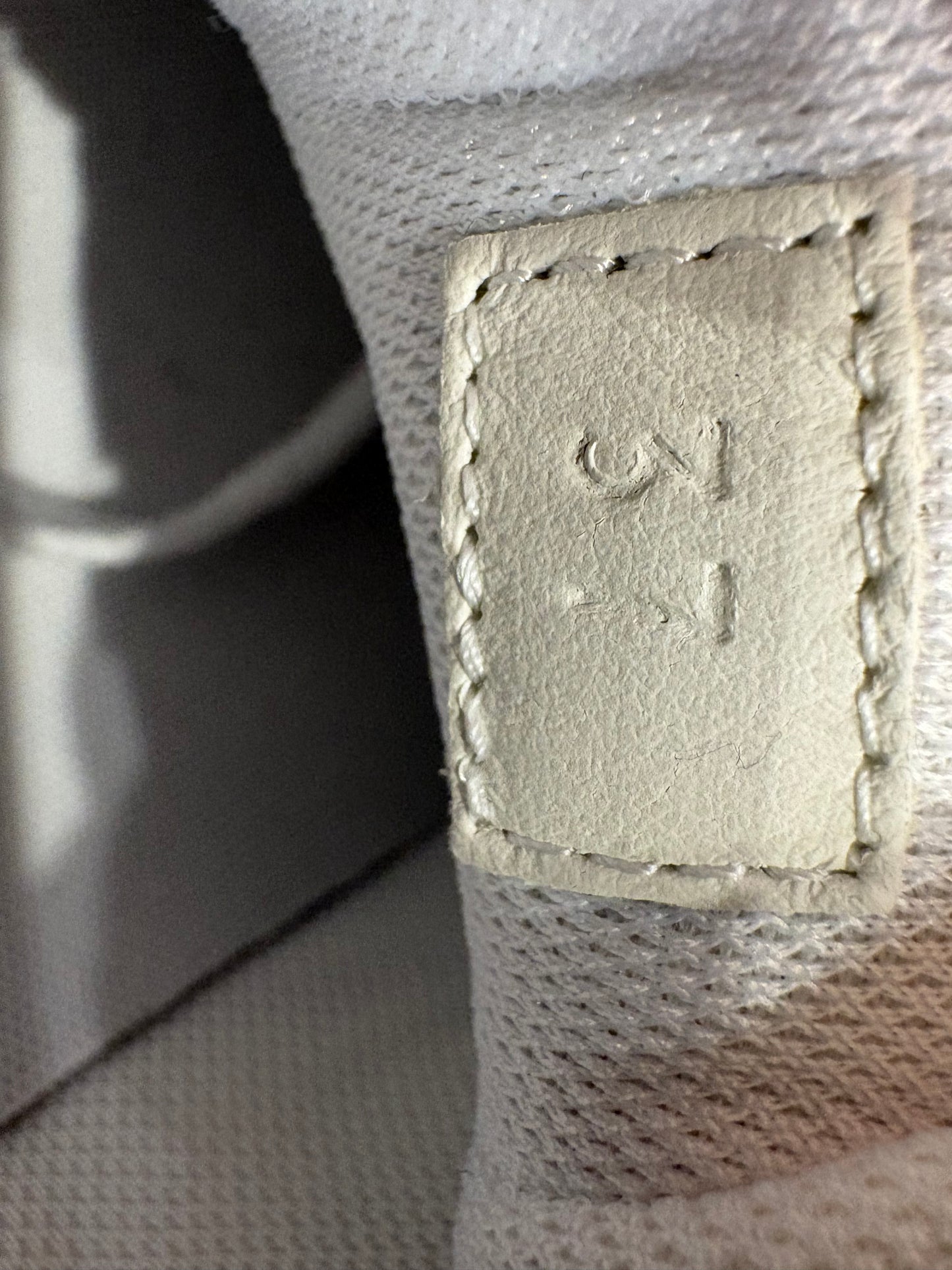 Sneakers Chunky B Gucci in Pelle Bicolore Bianca e Nera con Nastro Web 37. Nuovo