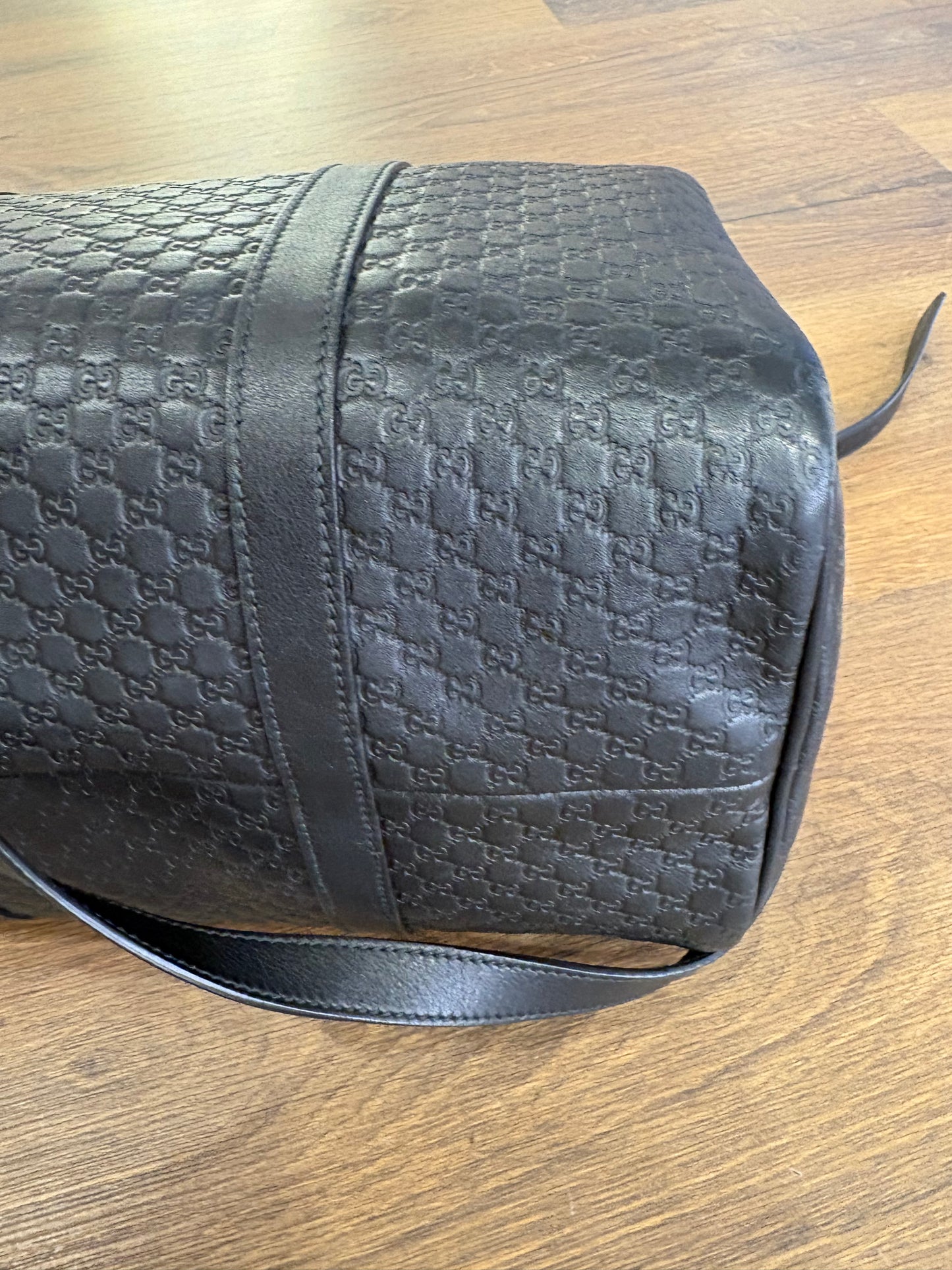 Gucci Borsa Bauletto Boston Bag in Pelle Microguccissima Nera con tracolla