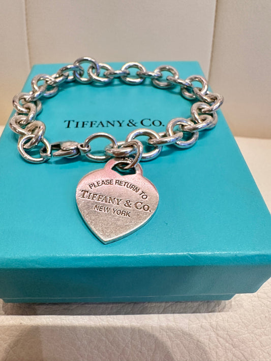 Tiffany &Co. Bracciale con ciondolo Heart Tag in argento mis media