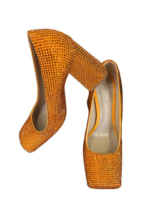 Bottega Veneta Crystal Embellished Tower Pumps. Nuovo