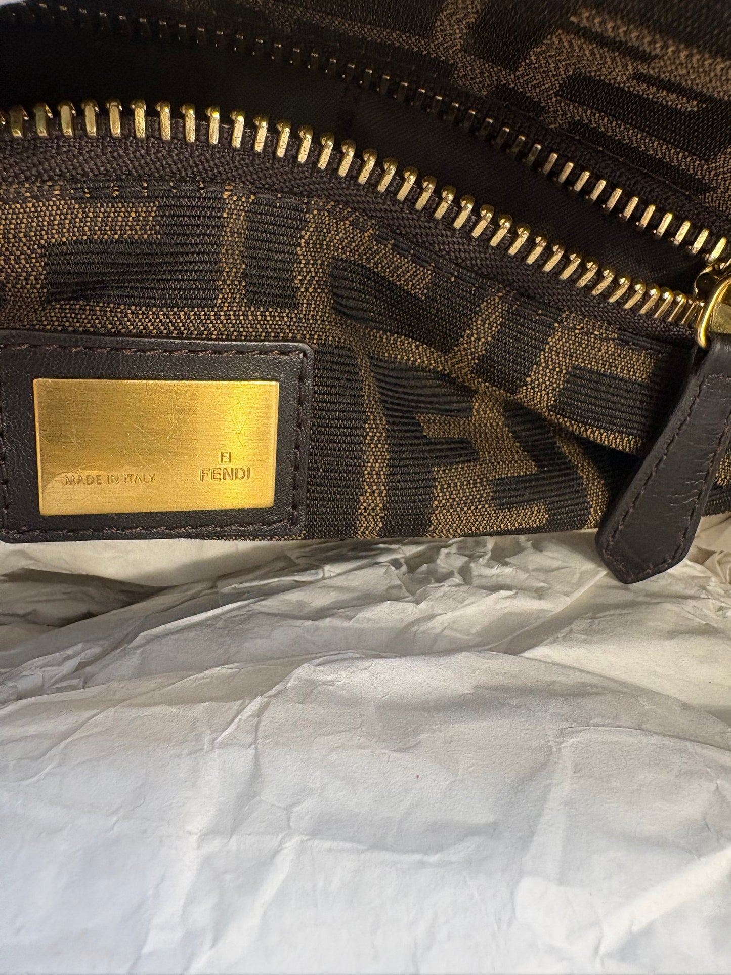 Fendi Peekaboo Large in Pelle Color Ocra con Interno Logo FF