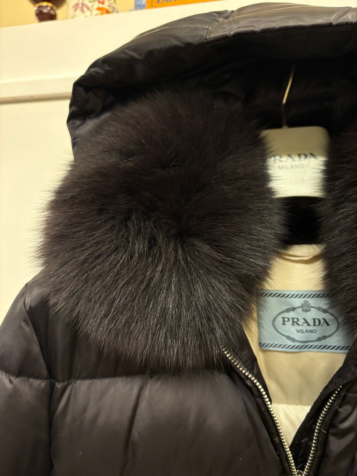 Prada piumino nero collo pelliccia e cappuccio tg42