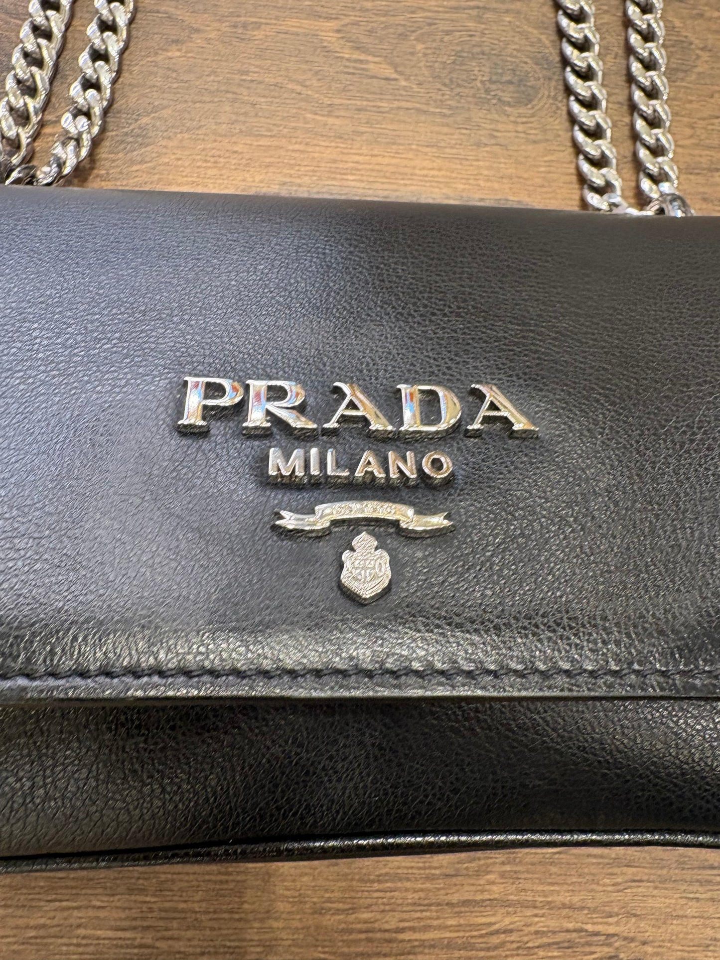 Borsa Prada Pattina in Pelle Soft Calf con Tracolla a Catena