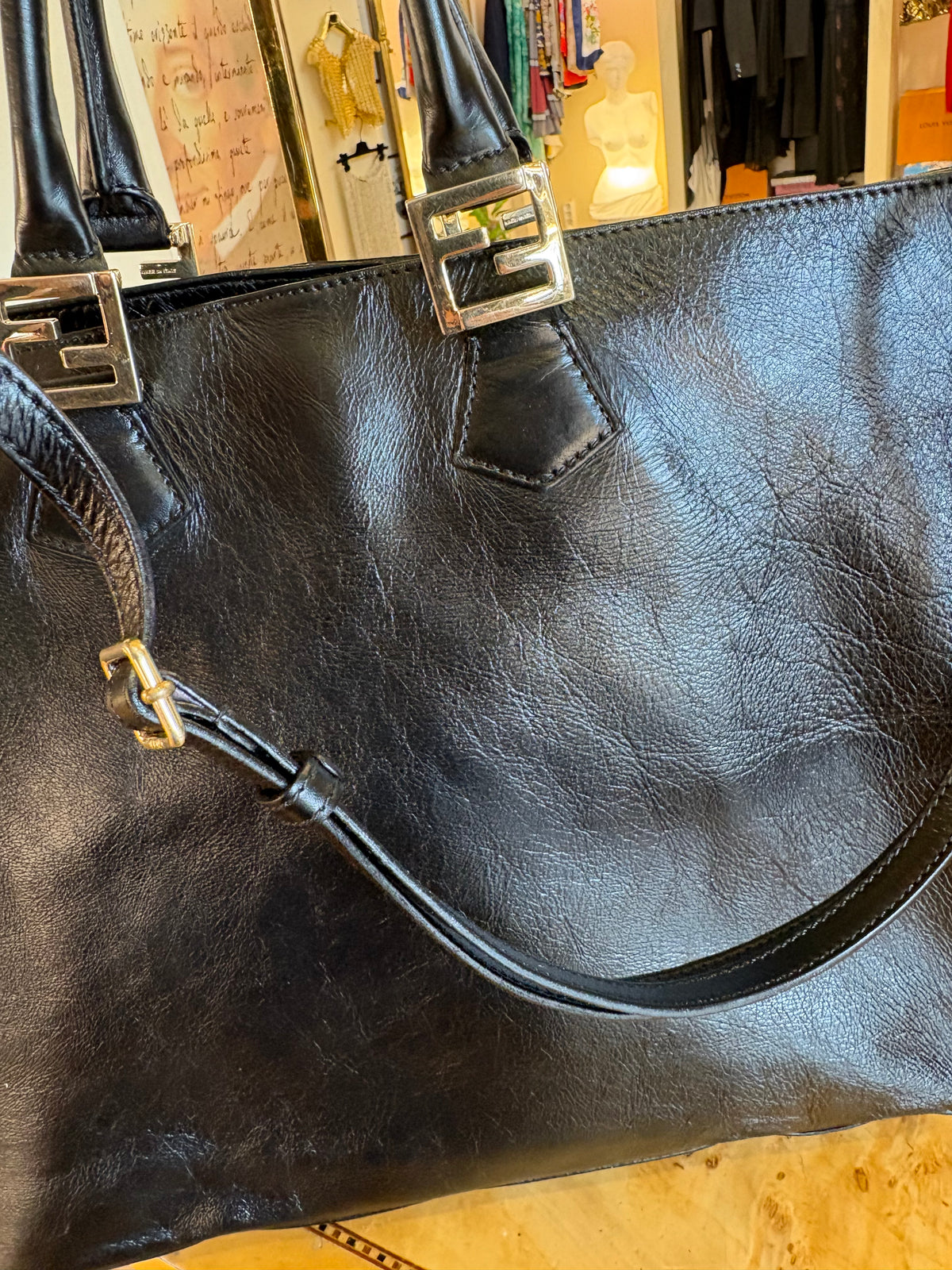 Fendi Twins Tote Large in Pelle Nera Rigenerata con Tracolla