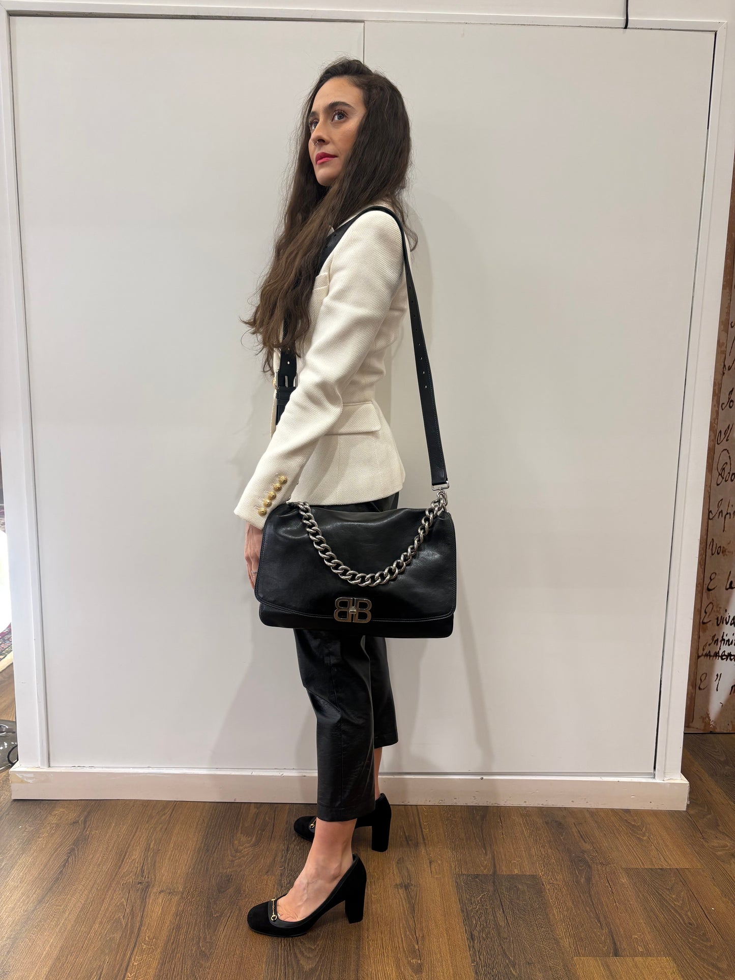 Balenciaga  BB Soft Grande in pelle di vitello nera