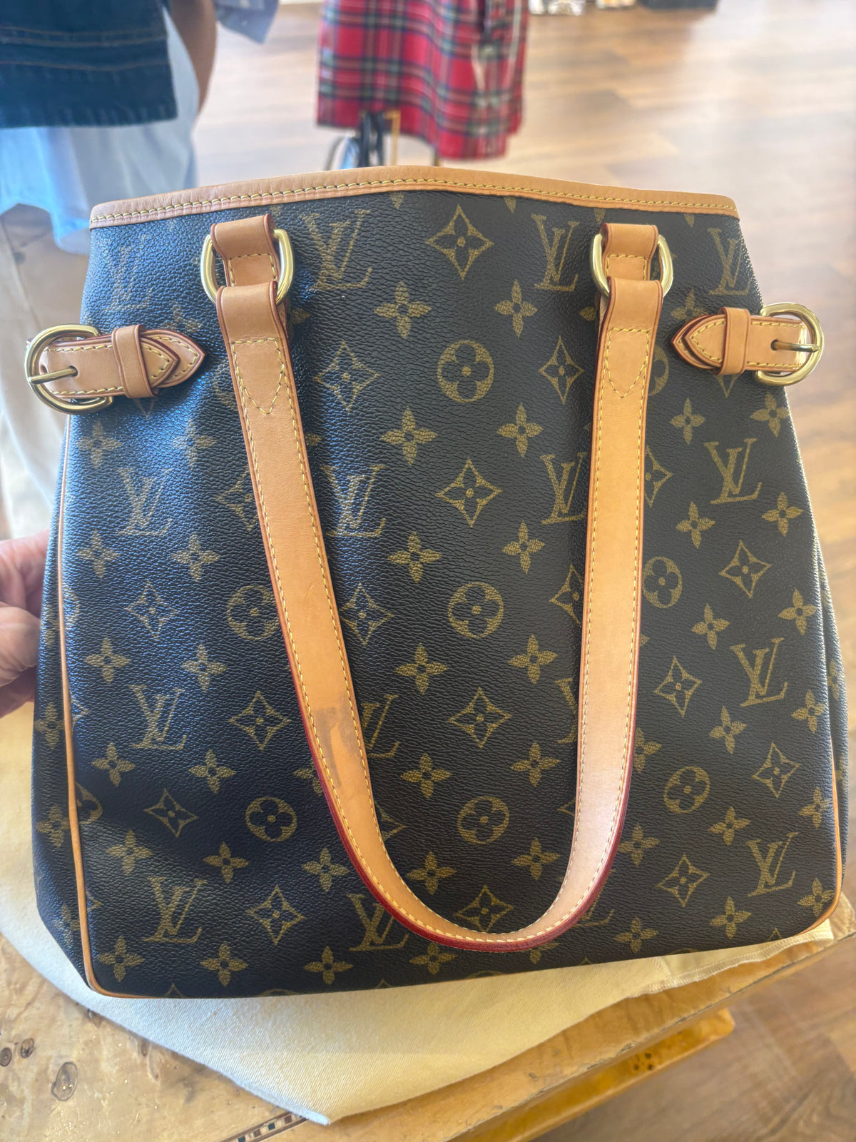 Louis Vuitton Batignolles Vertical in Tela Monogram e pelle