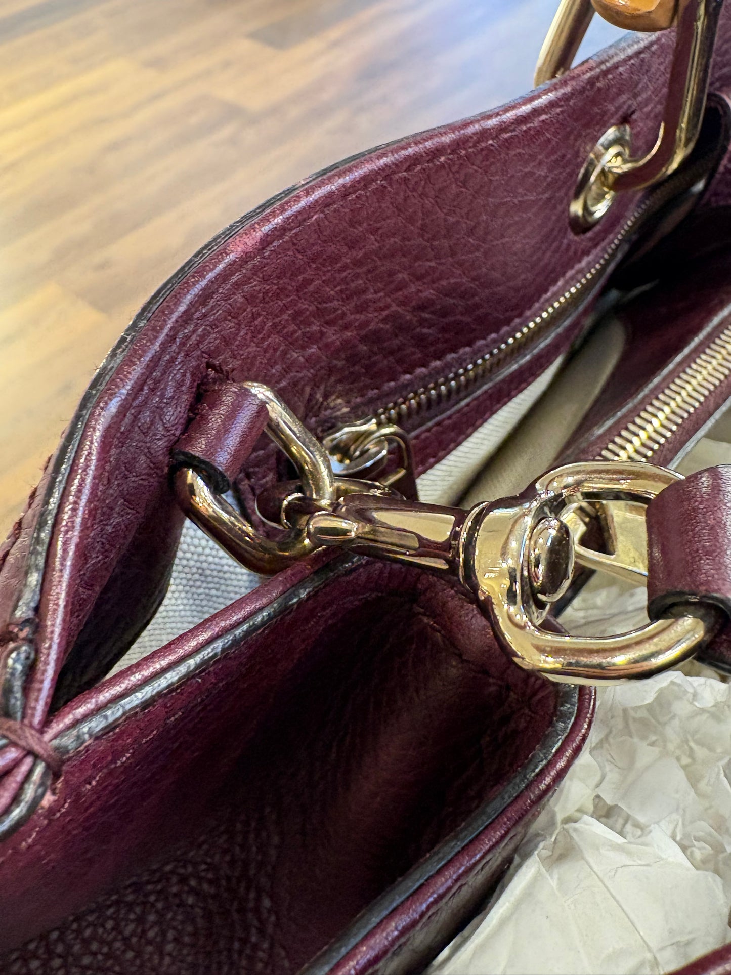 Borsa Gucci Bamboo Shopper Tote Large in Pelle Martellata Bordeaux