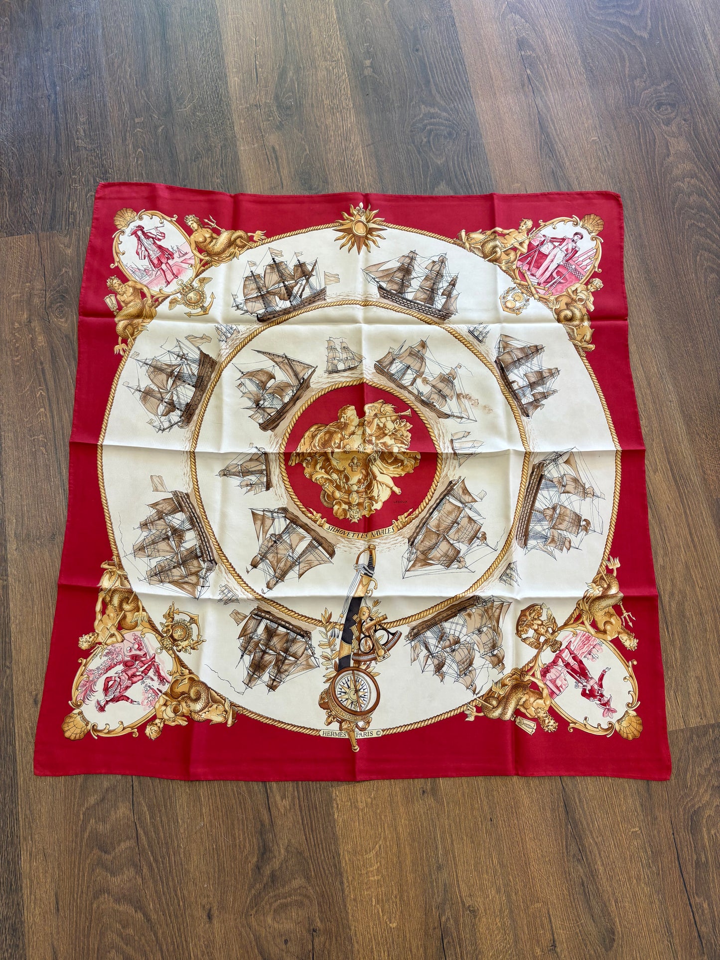 Foulard Hermès Carré 90 "Silhouettes Navales" in Seta Rosso Fuoco