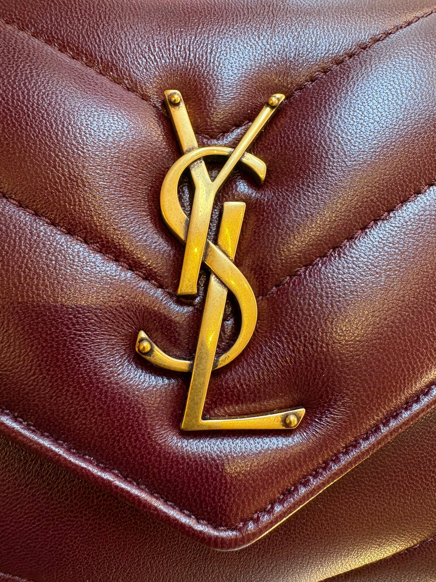 Ysl Loulou small in pelle trapuntata rouge cabernet . Nuova