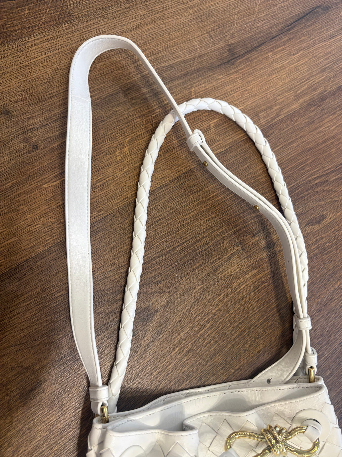 Bottega Veneta Andiamo Bucket piccola avorio . Nuovo