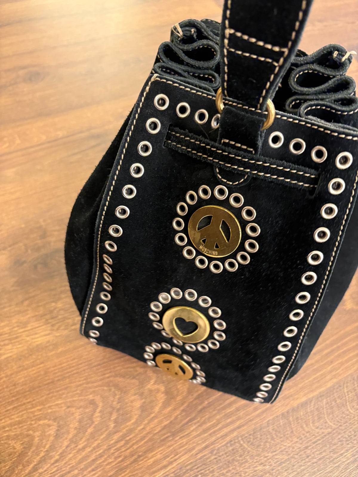 Moschino secchiello in suede nero metallo dorato . Vintage