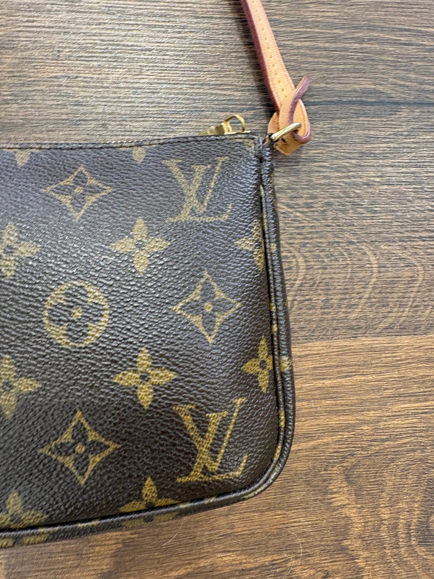 Louis Vuitton Borsa a spalla Pochette Accessoires mini con monogramma