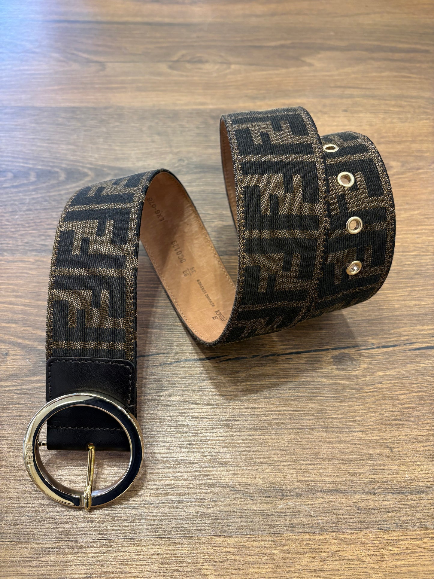 Fendi Cintura Vintage  in Tela Monogram FF e Pelle con Fibbia Tonda Dorata Misura 90