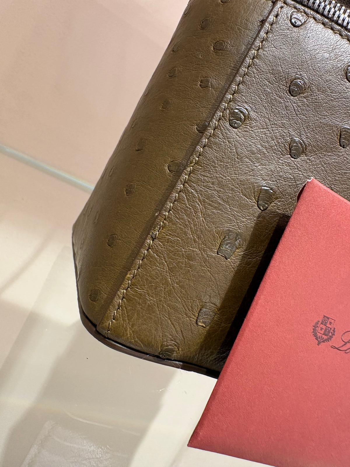 Loro Piana Extra Bag L27 in Pelle di Struzzo. Nuova