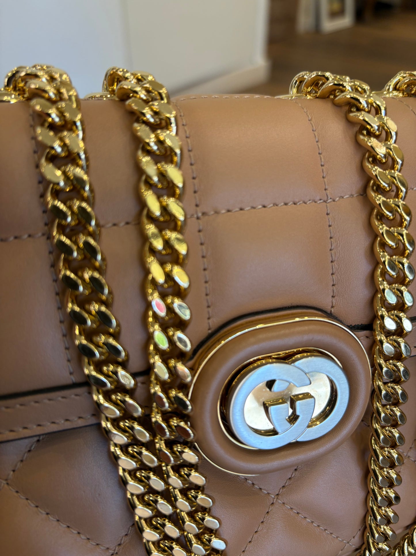 Borsa a Spalla Mini Gucci Deco in Pelle Matelassé Rose Beige