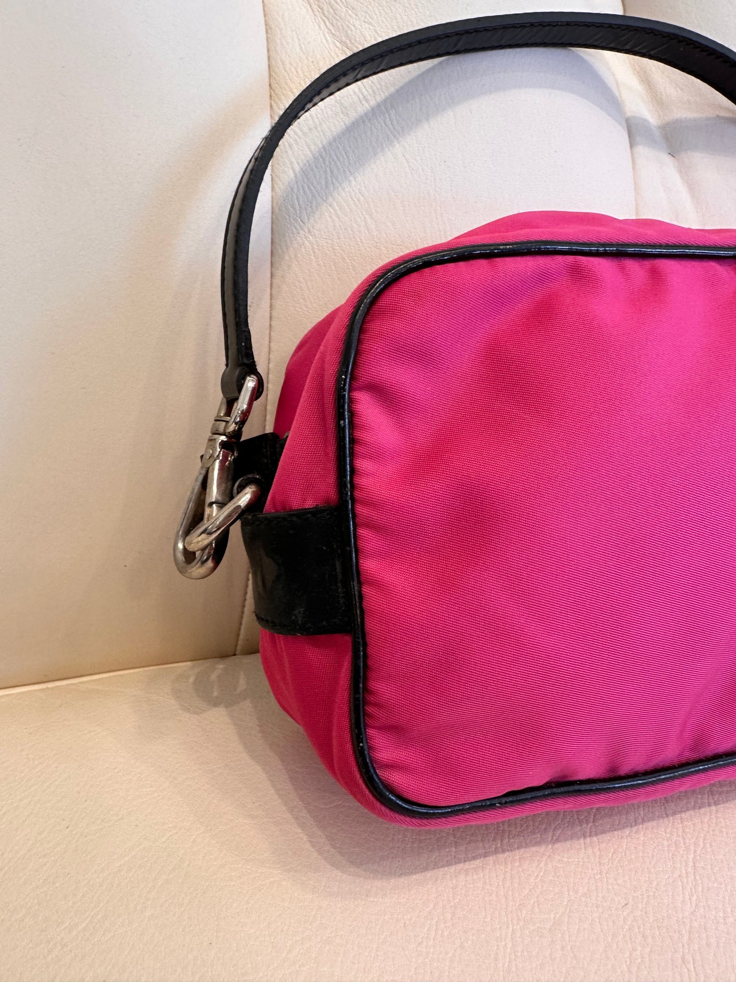 Prada borsa nylon fucsia