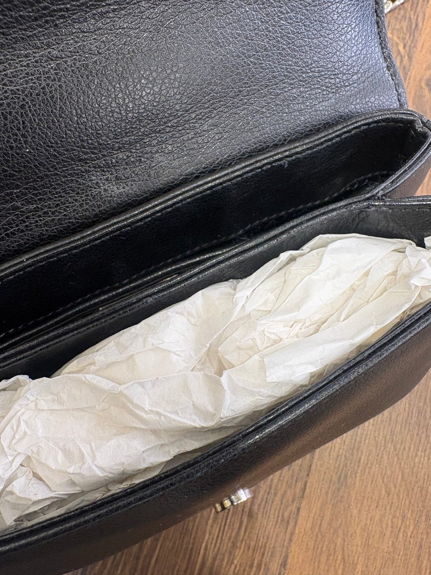 Borsa Prada Pattina in Pelle Soft Calf con Tracolla a Catena