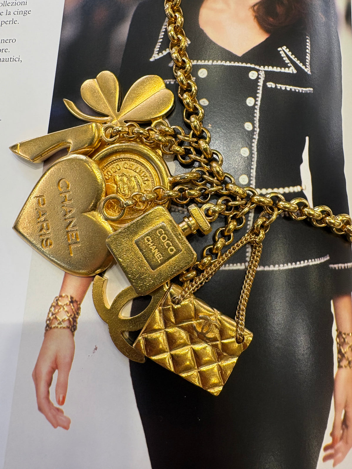 Chanel Cintura a catena con ciondoli portafortuna (Lucky Charms) . Vintage metà anni ‘90