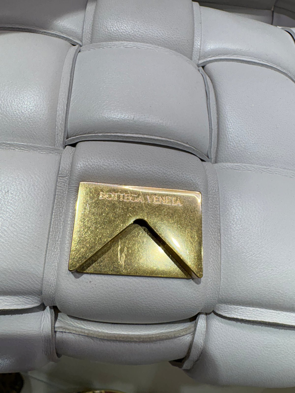 Bottega Veneta Chain Cassette in pelle Maxi Intrecciato imbottita