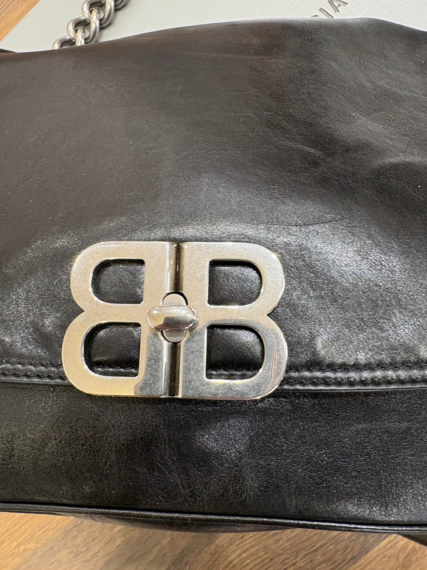 Balenciaga  BB Soft Grande in pelle di vitello nera