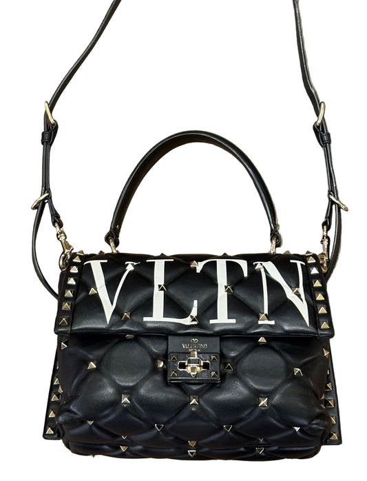 Valentino Garavani Candy Stud in pelle nera con logo VLTN