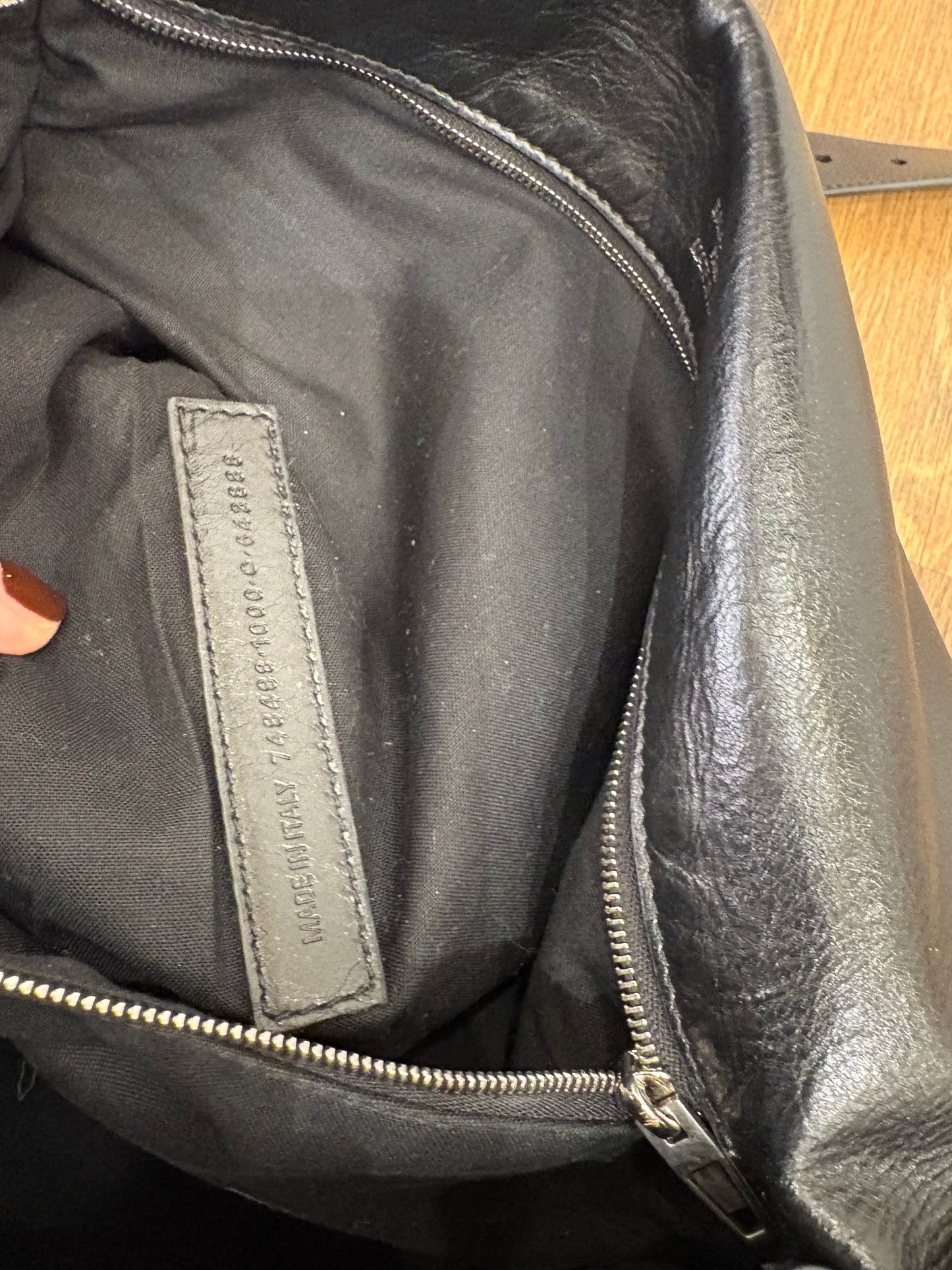 Balenciaga  BB Soft Grande in pelle di vitello nera