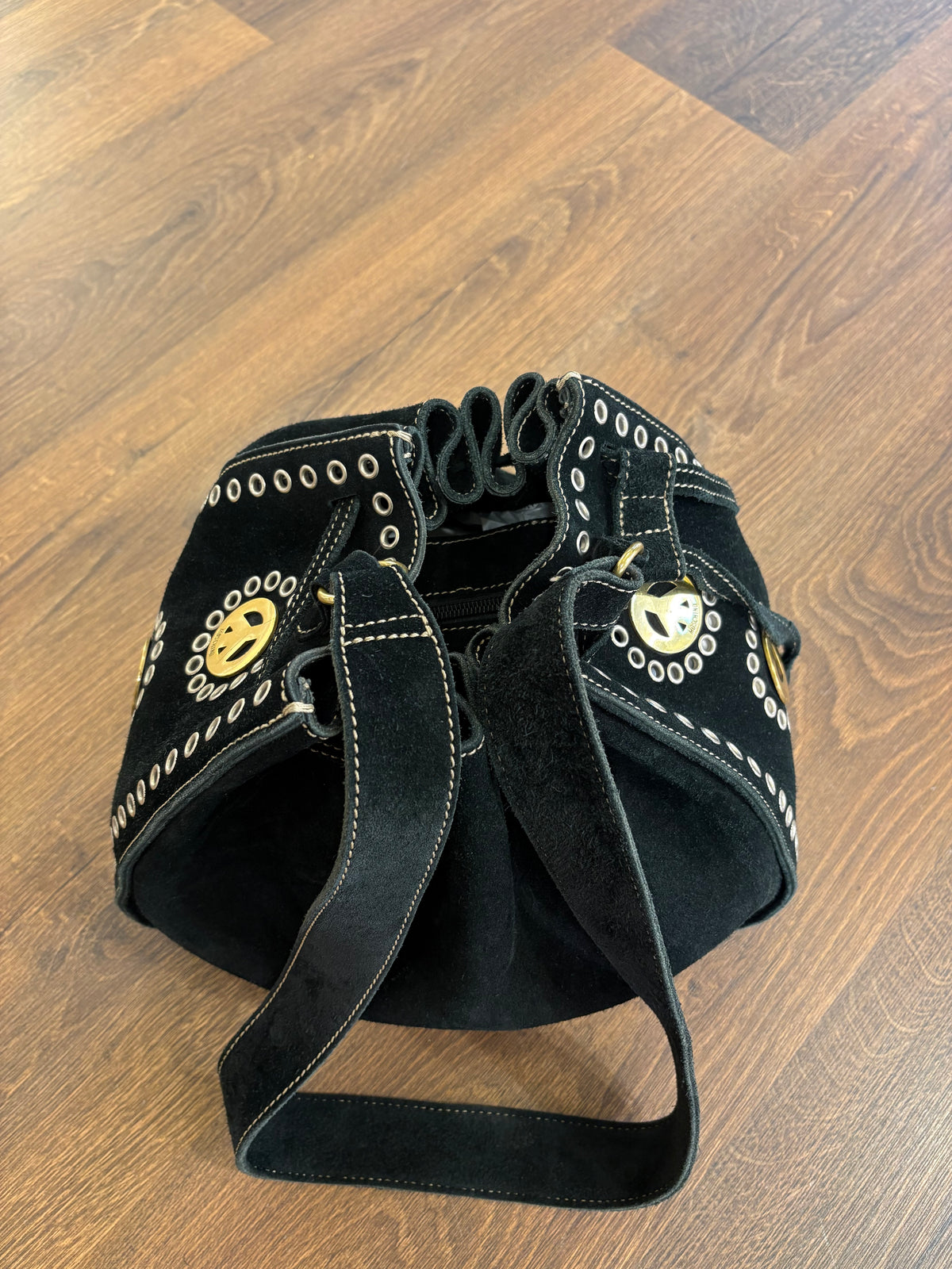 Moschino secchiello in suede nero metallo dorato . Vintage
