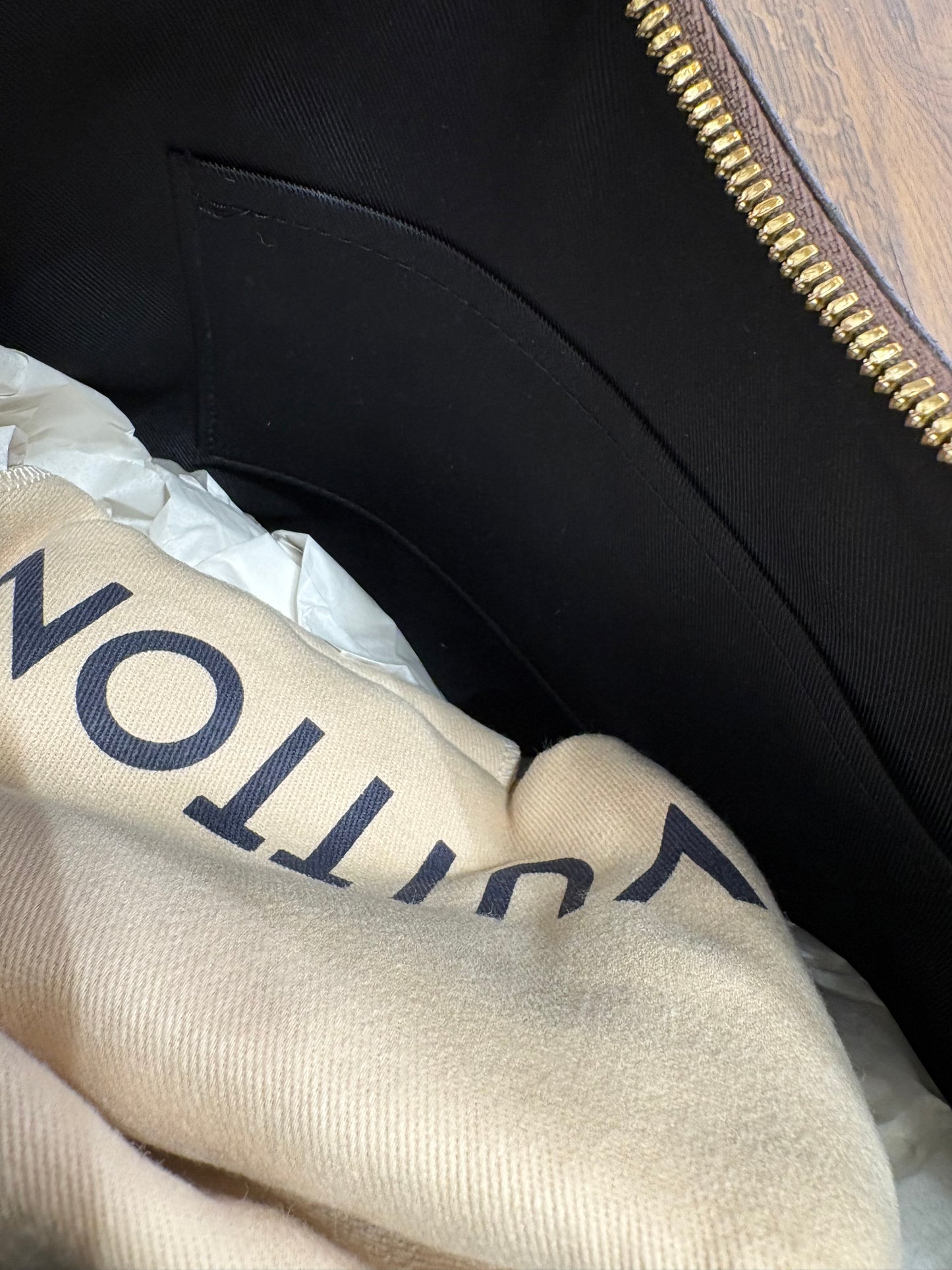 Louis Vuitton Odeon in tela damier e pelle