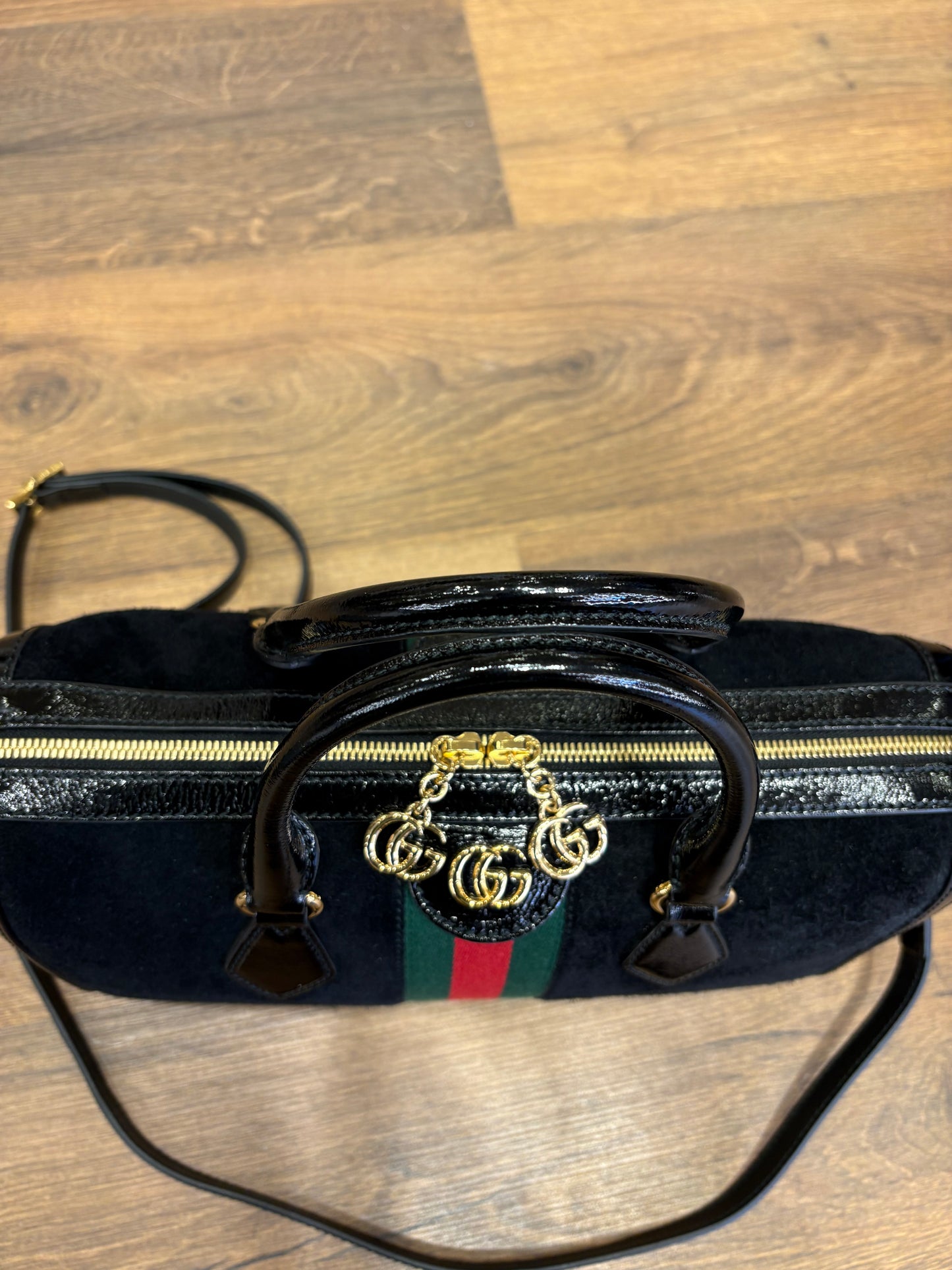Borsa Bauletto Gucci Ophidia Medium in Pelle Scamosciata e Vernice. Nuovo