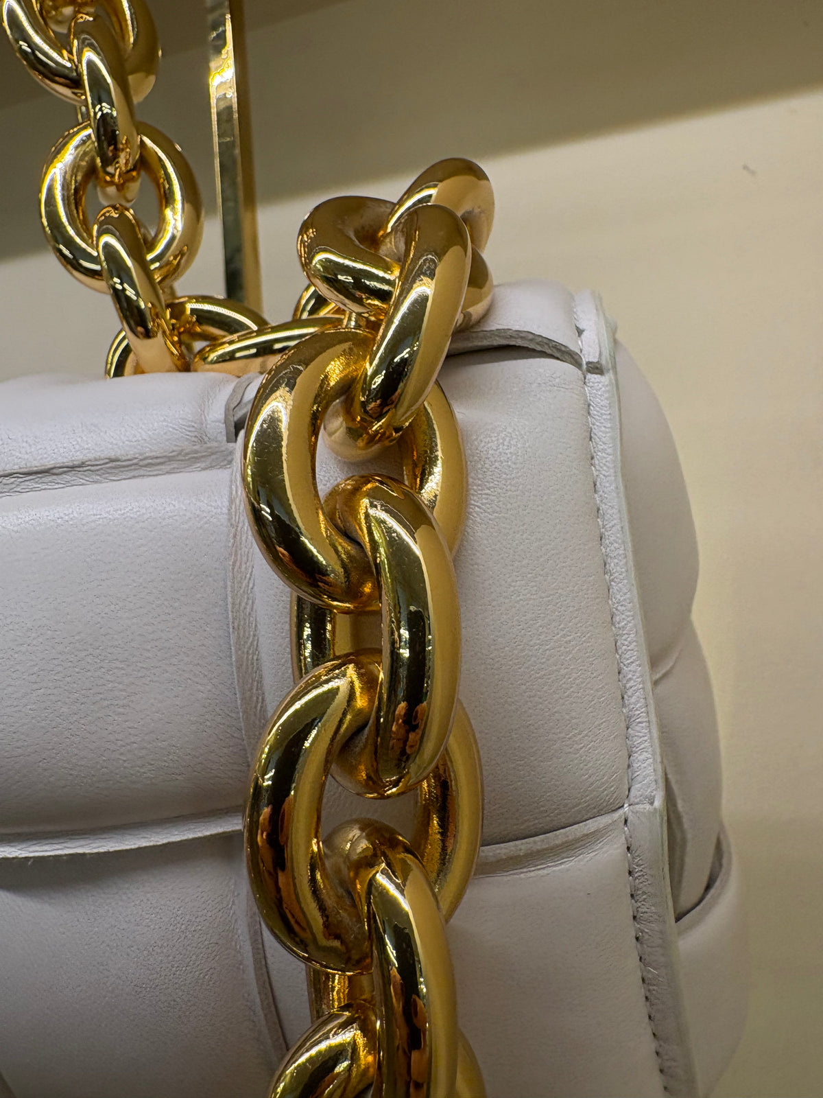 Bottega Veneta Chain Cassette in pelle Maxi Intrecciato imbottita