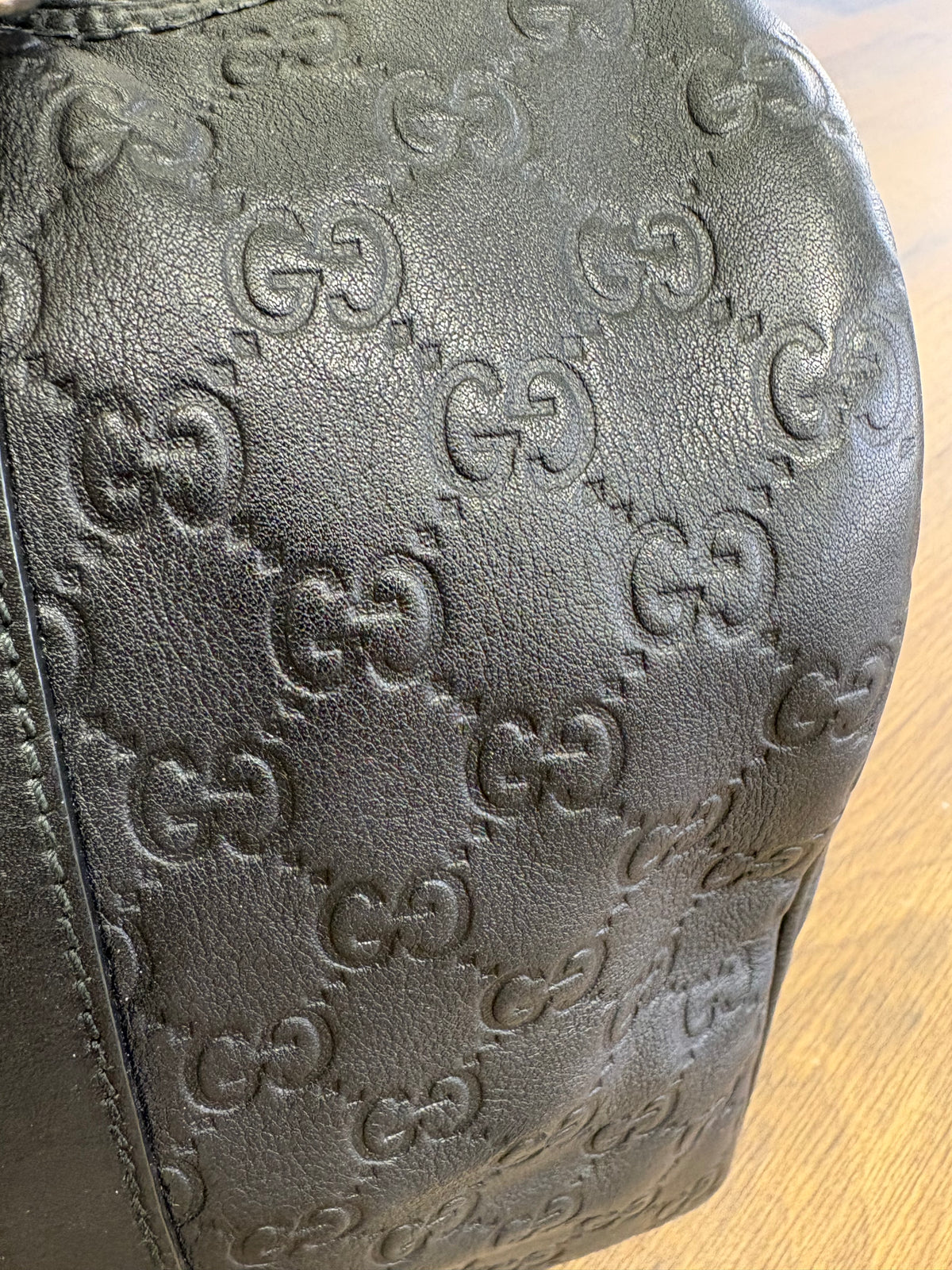 Gucci Borsa a Mano Bauletto  Joy Boston Medium in Pelle Guccissima Nera