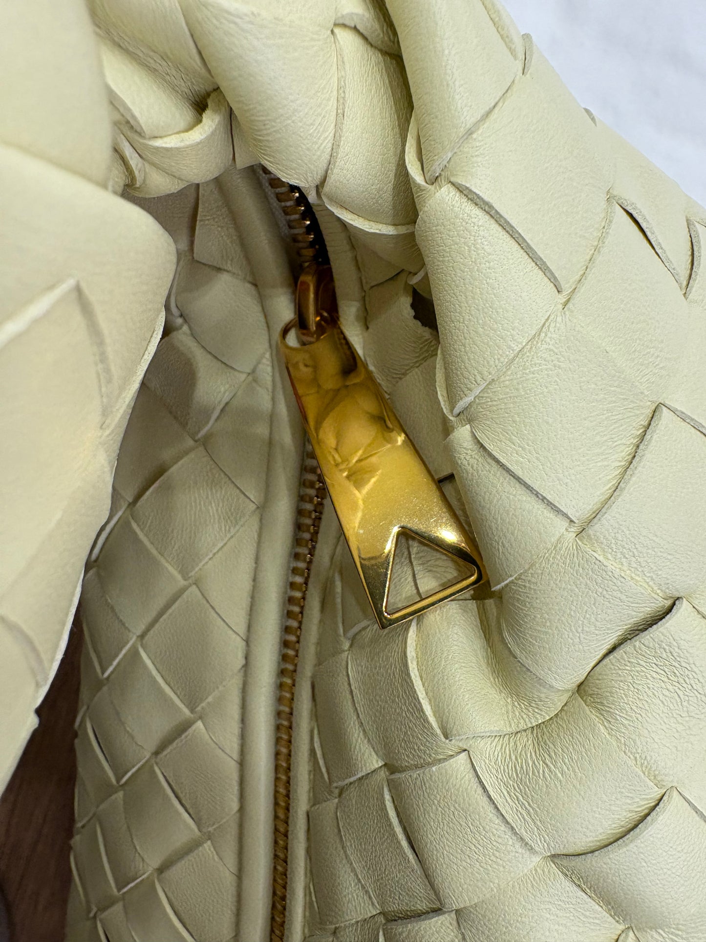 Bottega Veneta Jodie piccola con nodo e motivo intreccio teen