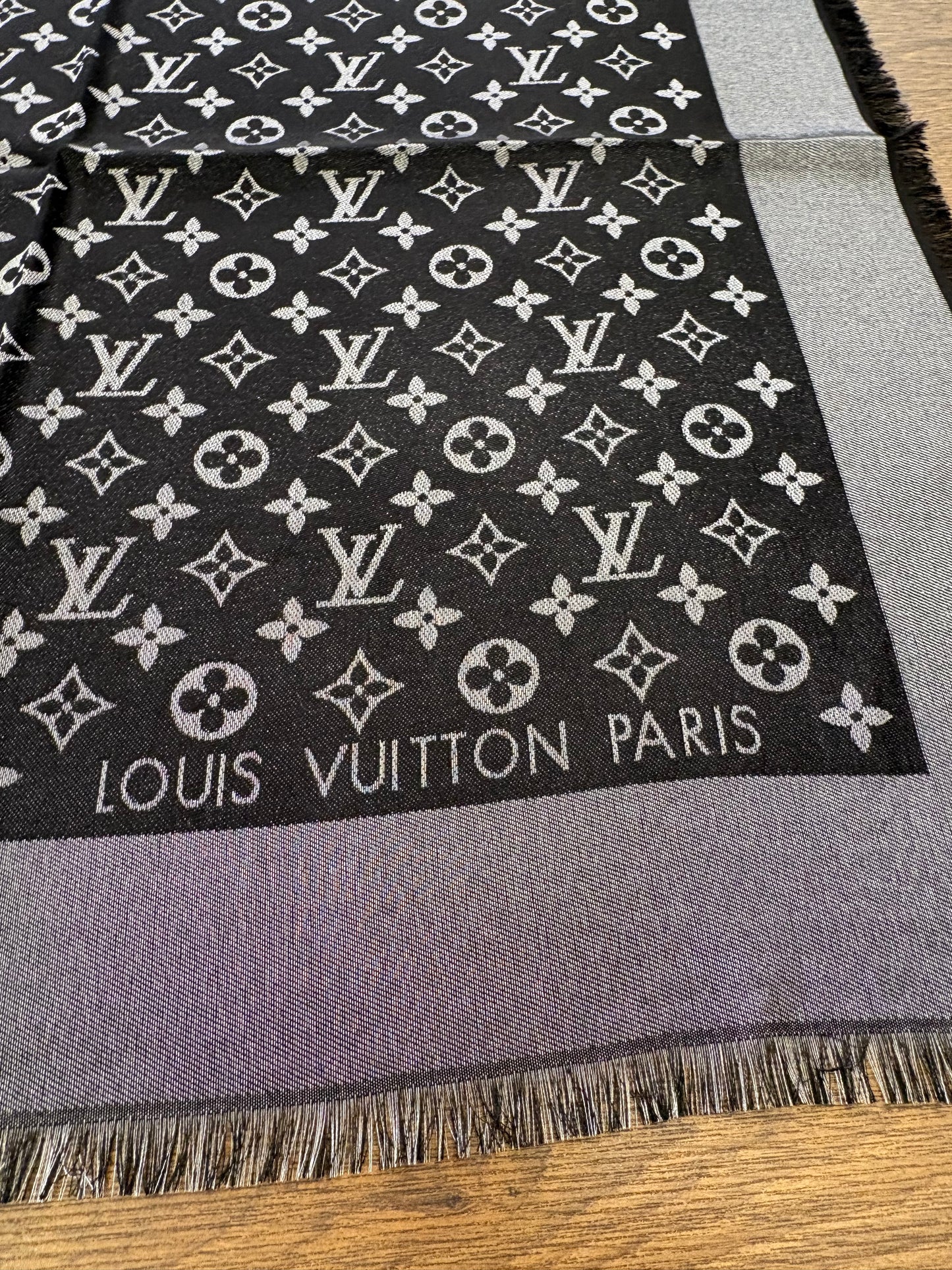 Louis Vuitton Shine scialle
