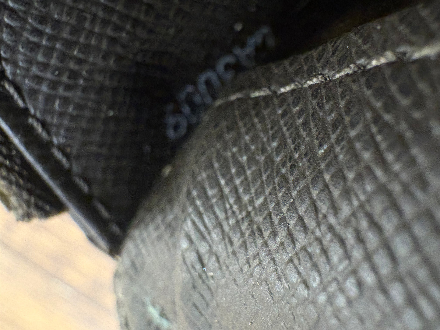 Louis Vuitton  Insolite portafoglio in tela monogam e pelle