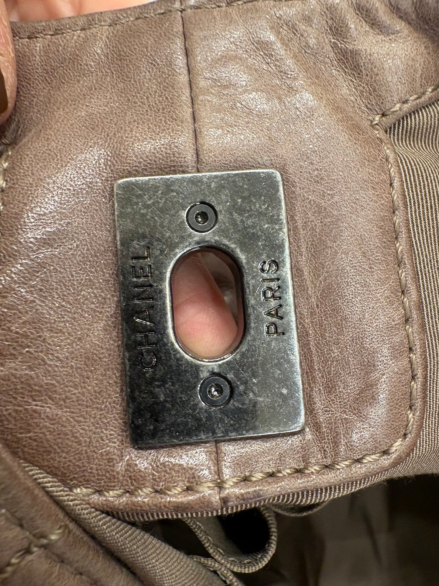 Chanel  Coco Supple Hobo in pelle di vitello invecchiata trapuntata