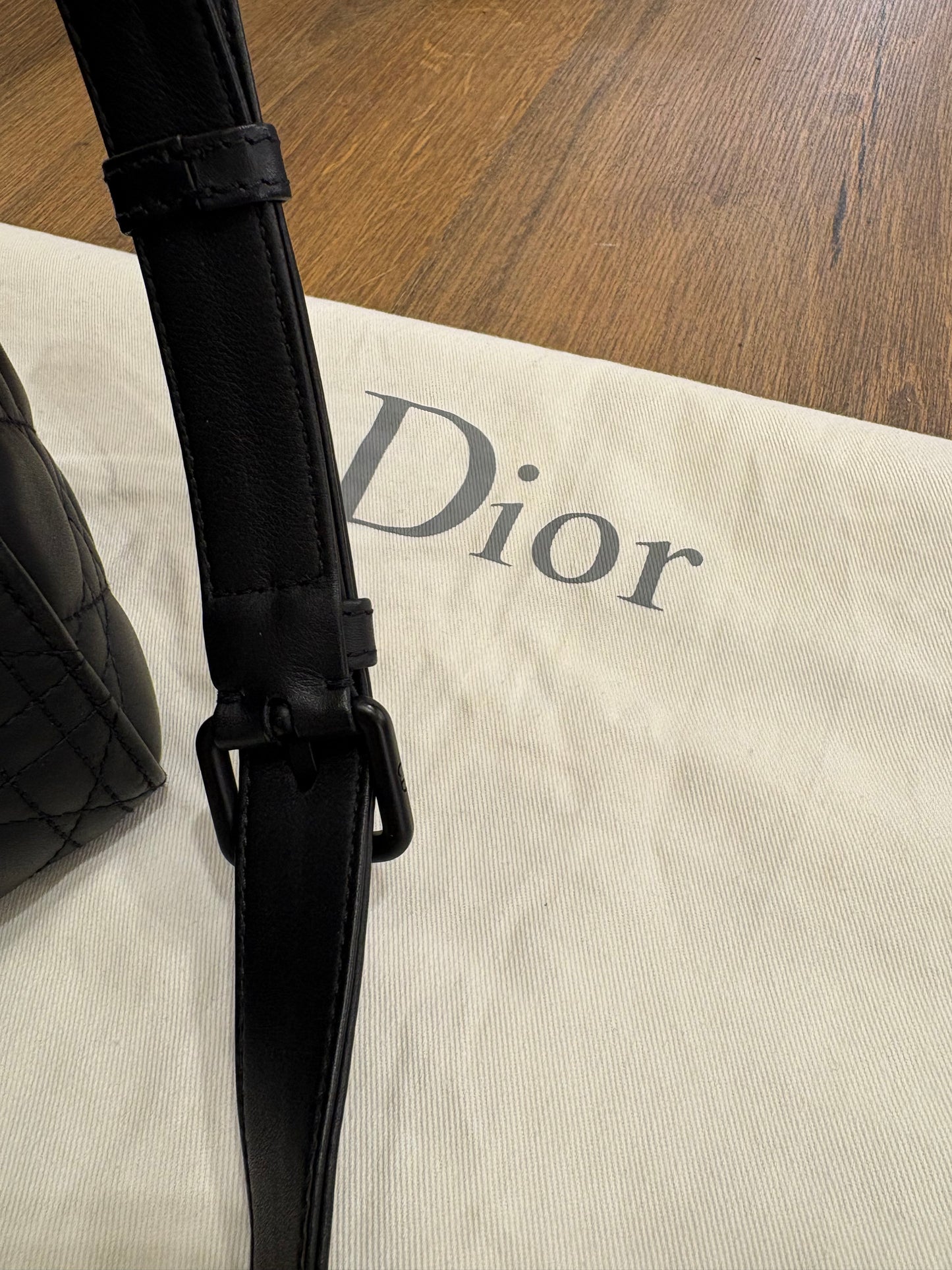 Lady Dior large in pelle ultra opaca cannage nero