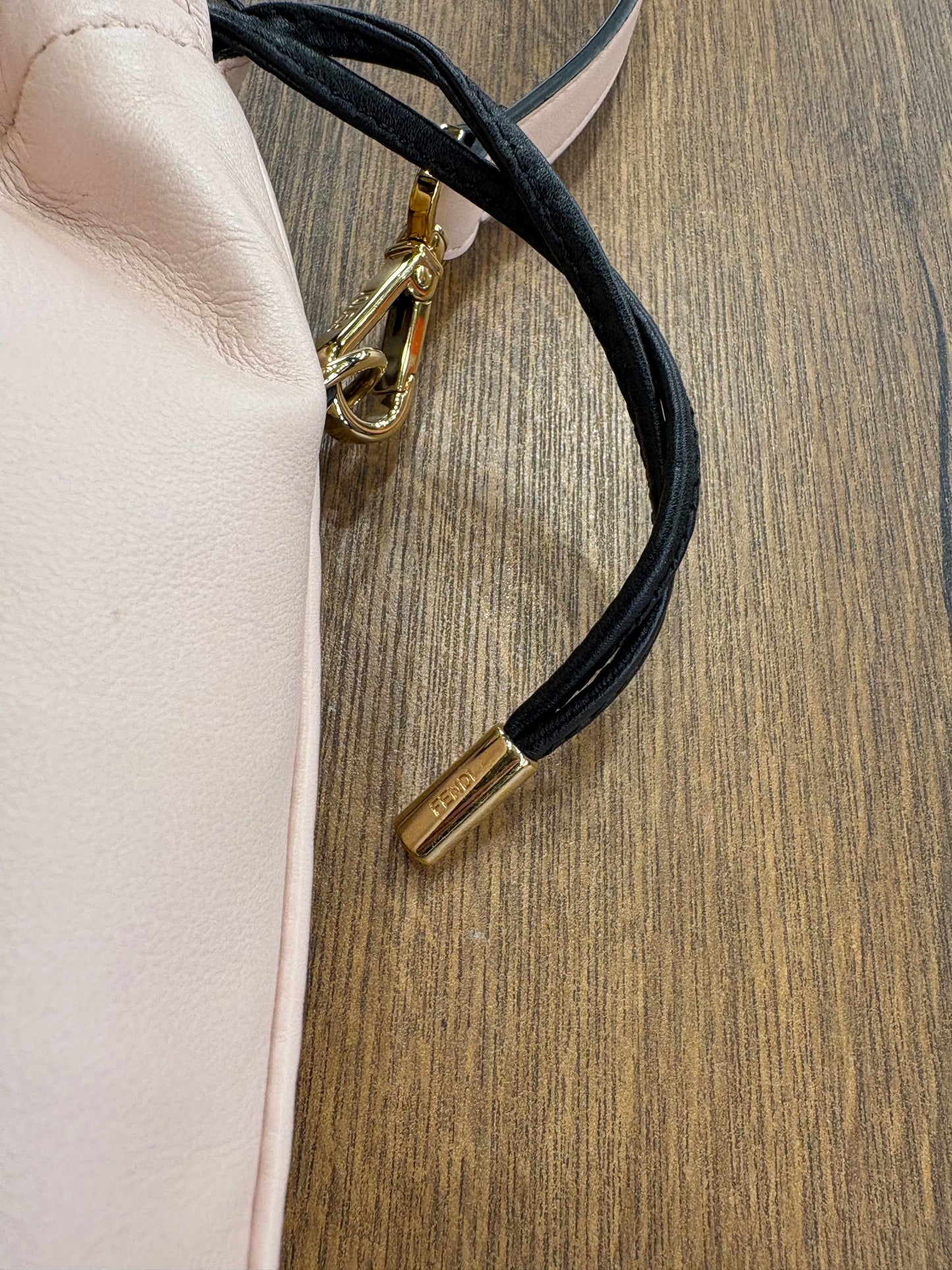 Fendi Slim Clutch Borsa a Spalla in Pelle Rosa