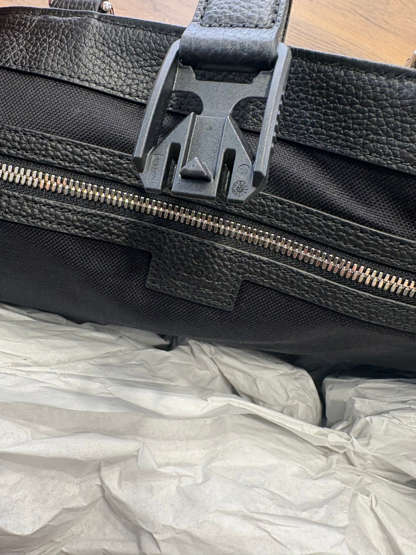 Borsa Tote Gucci Large con Dettaglio Web e Fibbia