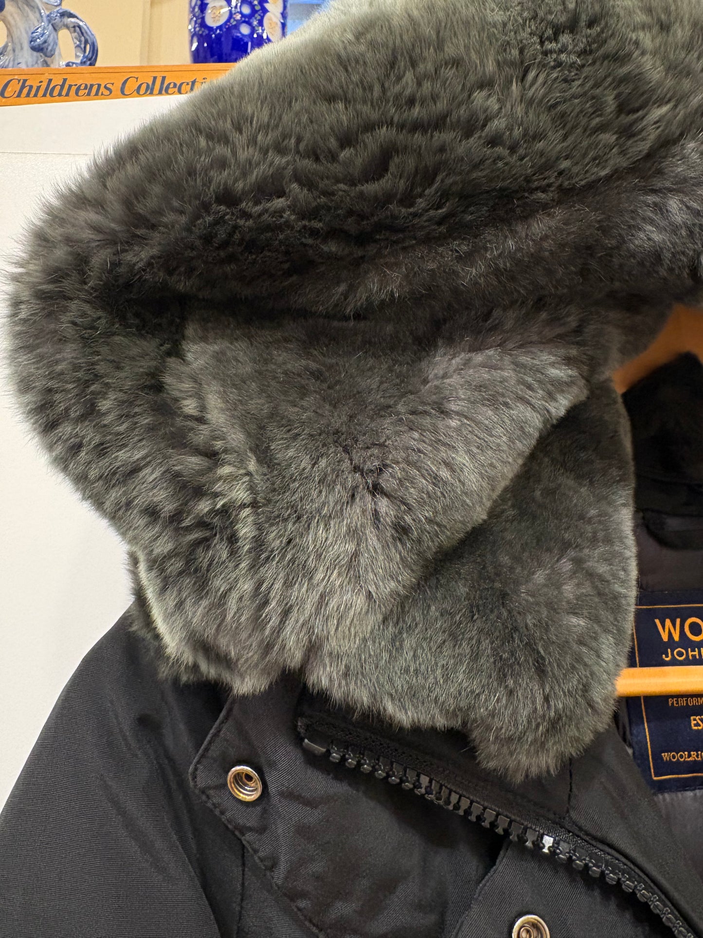 Woolrich parka Bow Bridge nero in tessuto Ramar e pelliccia vera tg44