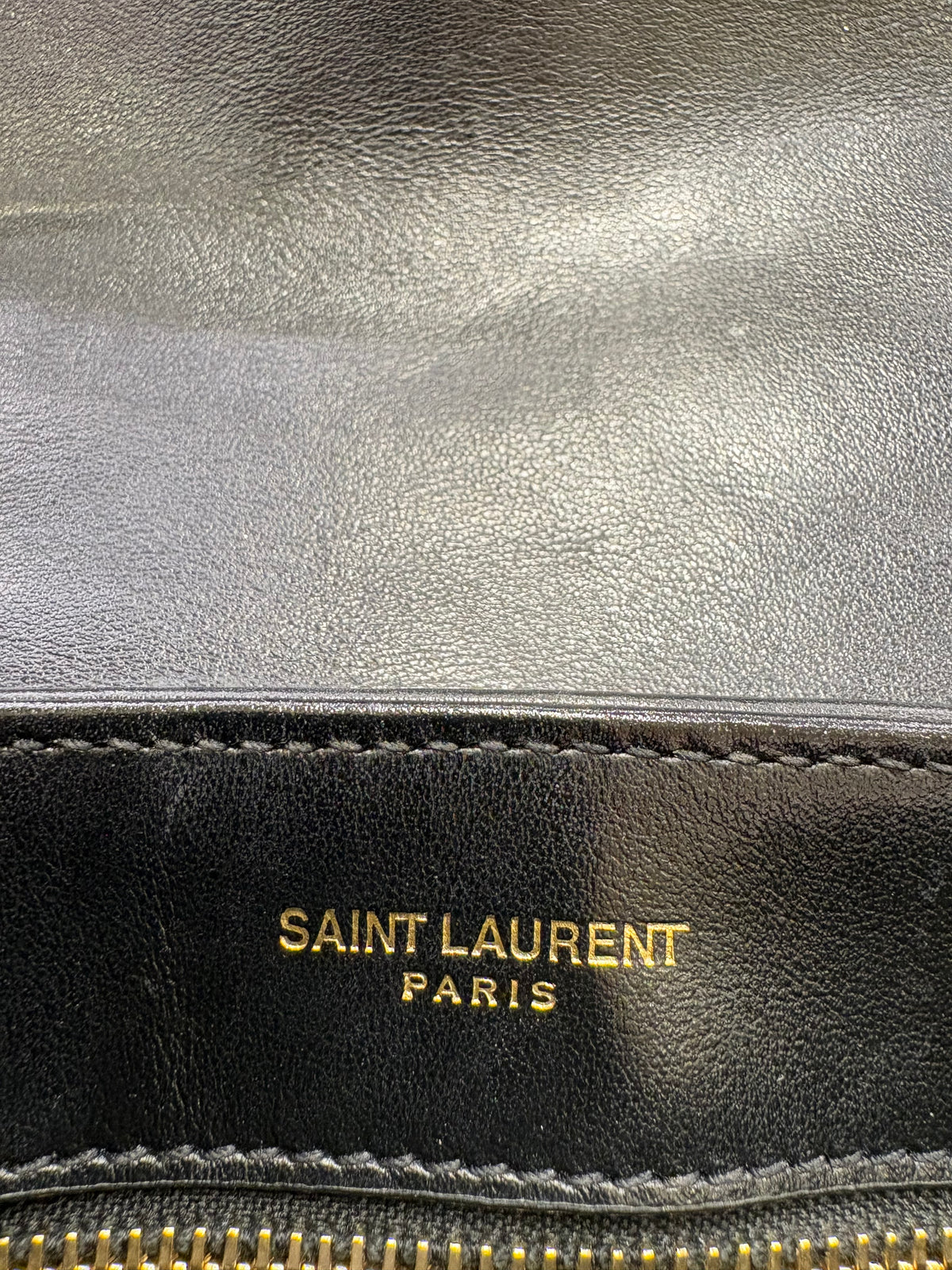 Saint Laurent Loulou Toy/Mini d'Archivio in Pelle Matelassé Nera con Hardware Dorato