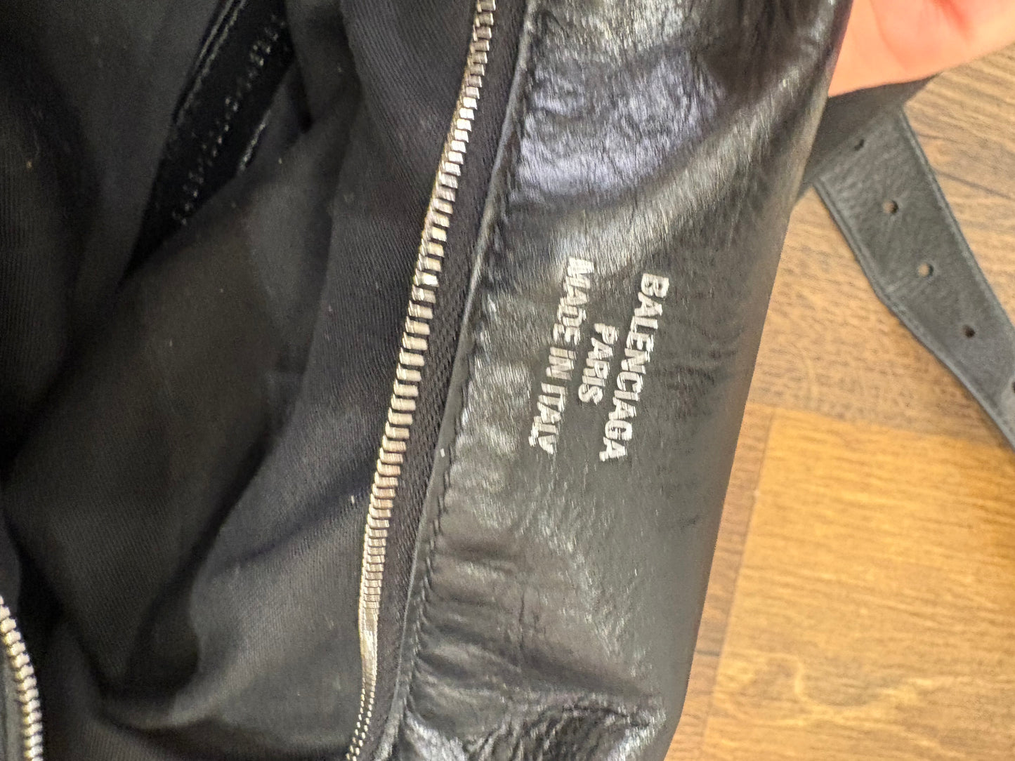 Balenciaga  BB Soft Grande in pelle di vitello nera