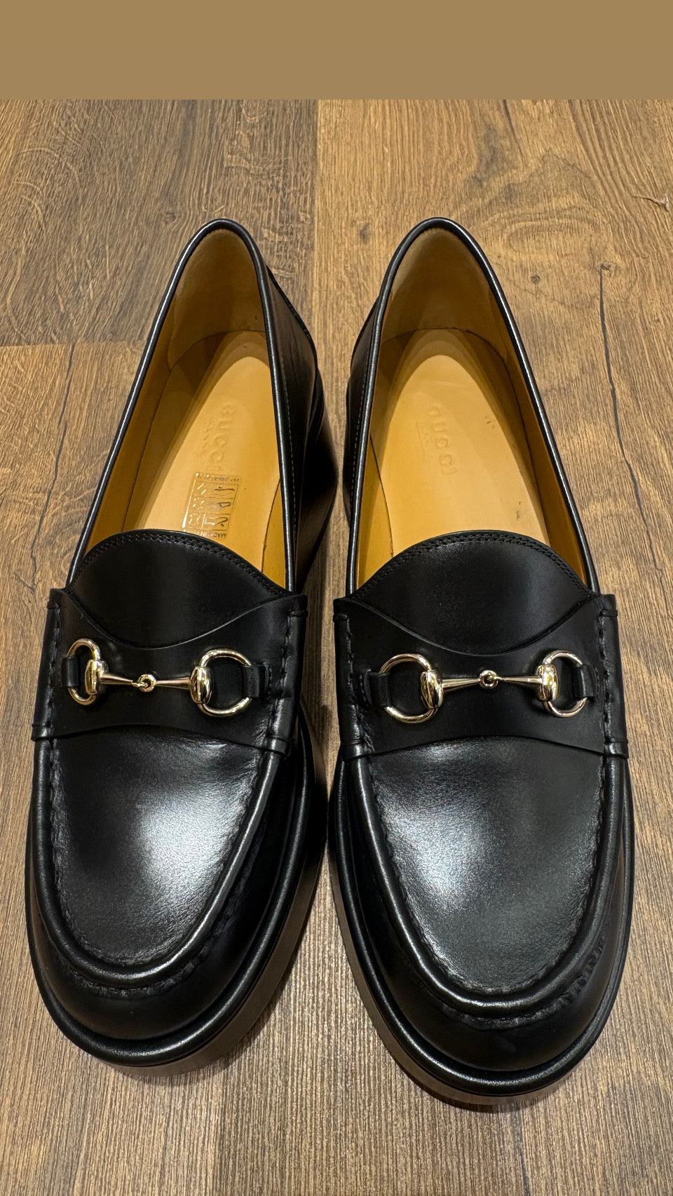 Gucci mocassini in pelle con morsetto . Nuovi