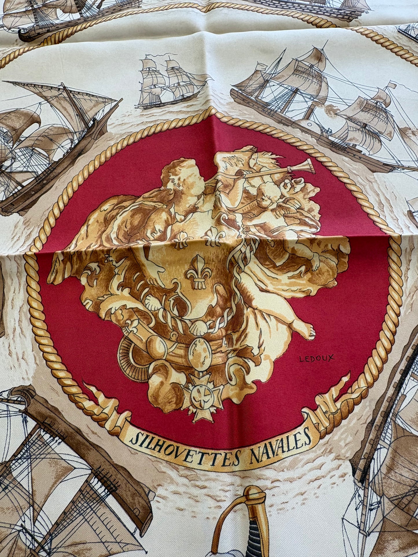 Foulard Hermès Carré 90 "Silhouettes Navales" in Seta Rosso Fuoco